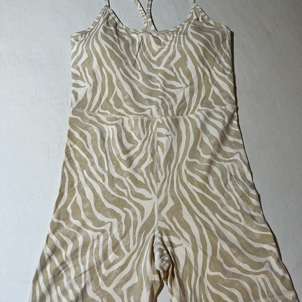 Old Navy Zebra Print activewear M
